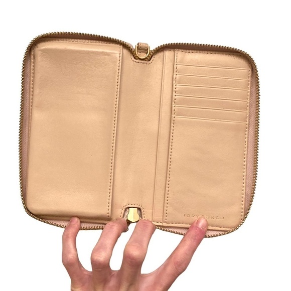 Tory Burch pale pink peach wallet - Picture 3 of 9